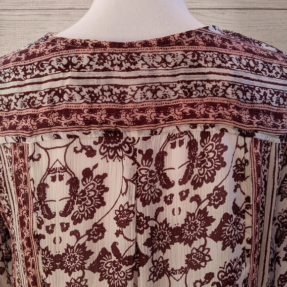 Lucky Brand Top size Large, white and red floral - Picture 5 of 14